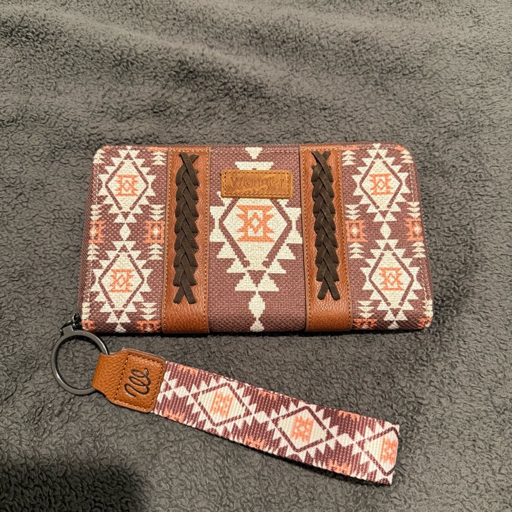 Western Aztec Wrangler Wallet W/ Wristlet